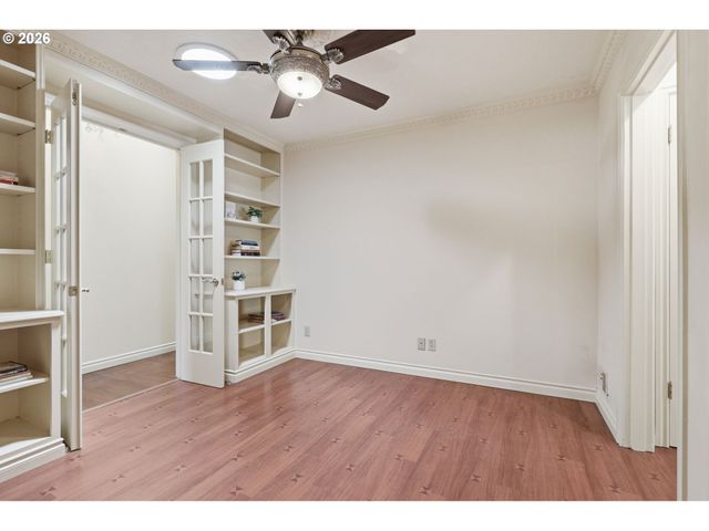 6010 S CORBETT Ave, Portland, OR 97239