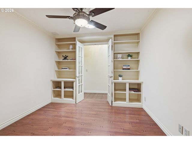 6010 S CORBETT Ave, Portland, OR 97239