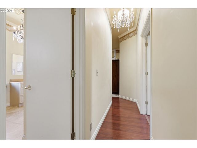 6010 S CORBETT Ave, Portland, OR 97239