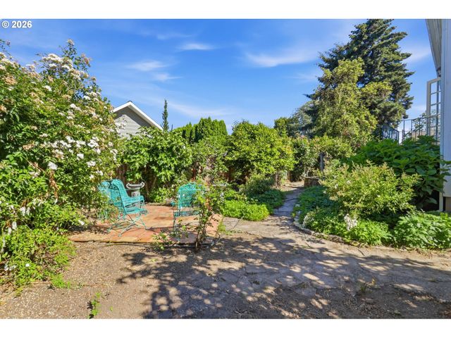 6010 S CORBETT Ave, Portland, OR 97239