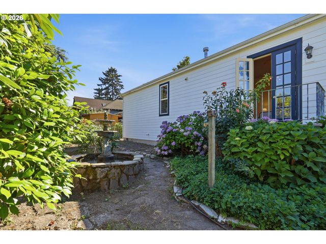 6010 S CORBETT Ave, Portland, OR 97239