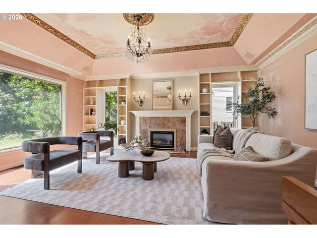 6010 S CORBETT Ave, Portland, OR 97239