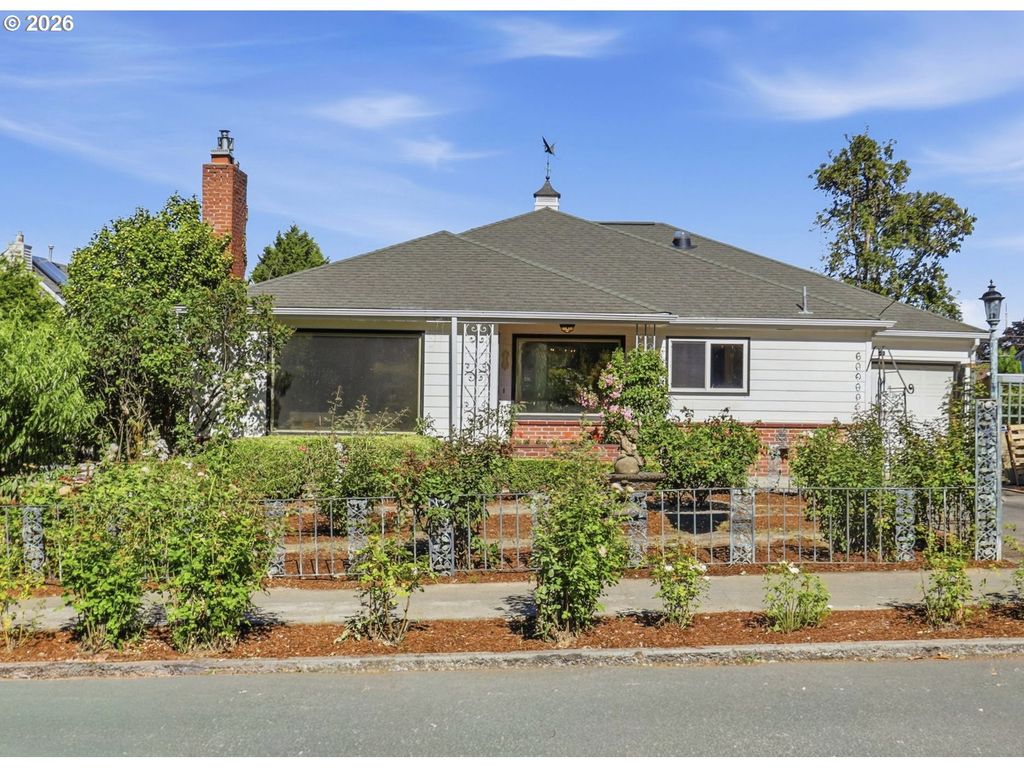 6010 S CORBETT Ave, Portland, OR 97239