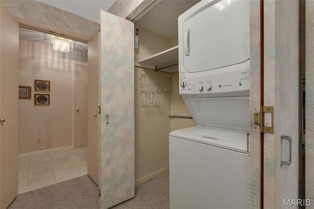 585 Coeur De Royale Drive 206, Creve Coeur, MO 63141