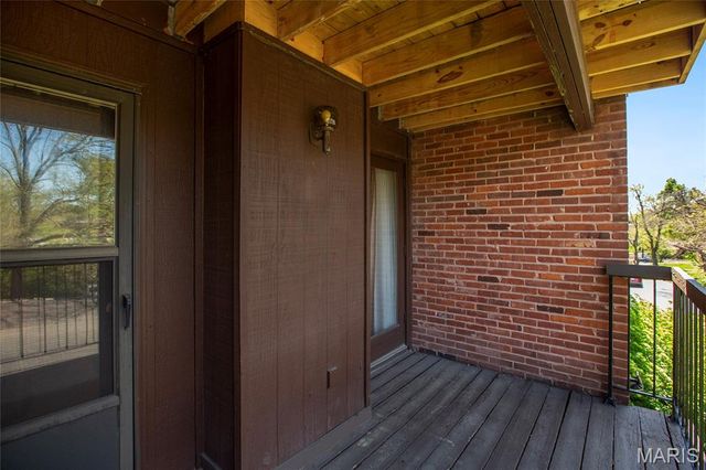 585 Coeur De Royale Drive 206, Creve Coeur, MO 63141