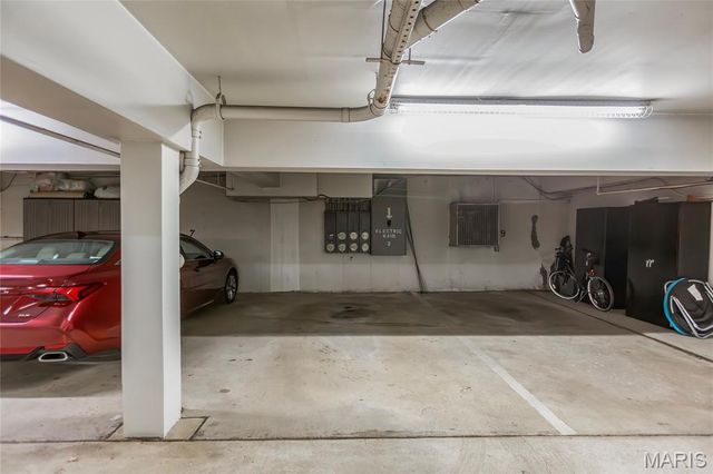 585 Coeur De Royale Drive 206, Creve Coeur, MO 63141