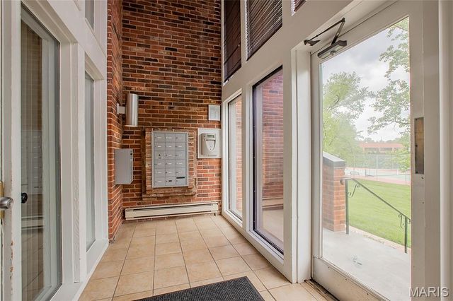 585 Coeur De Royale Drive 206, Creve Coeur, MO 63141