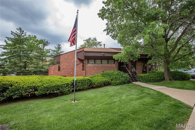 585 Coeur De Royale Drive 206, Creve Coeur, MO 63141