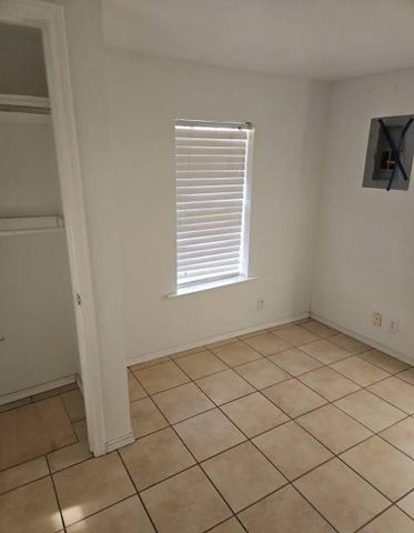 100 N Tilden, Midland, TX 79701