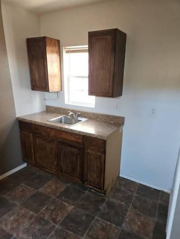 100 N Tilden, Midland, TX 79701