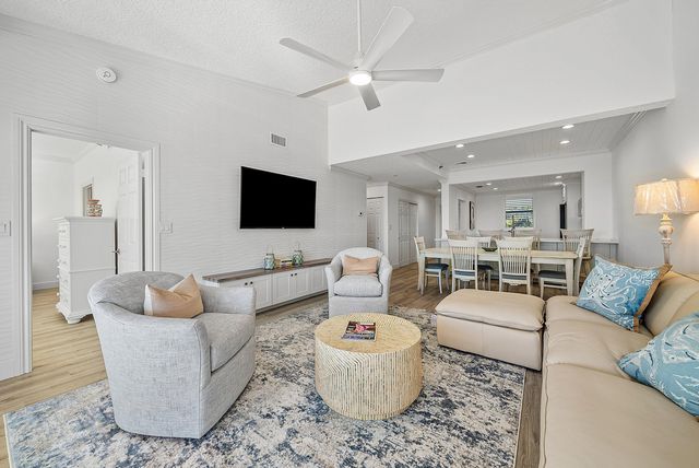 944 Oak Harbour Drive 944, Juno Beach, FL 33408