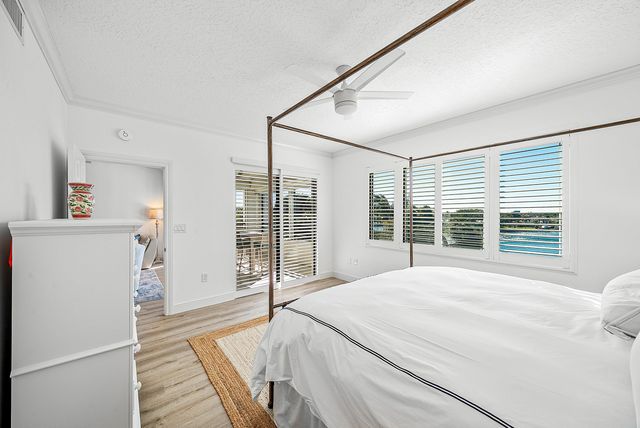 944 Oak Harbour Drive 944, Juno Beach, FL 33408