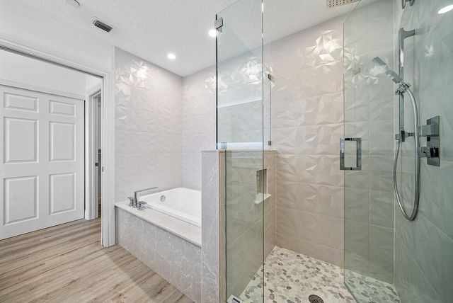 944 Oak Harbour Drive 944, Juno Beach, FL 33408