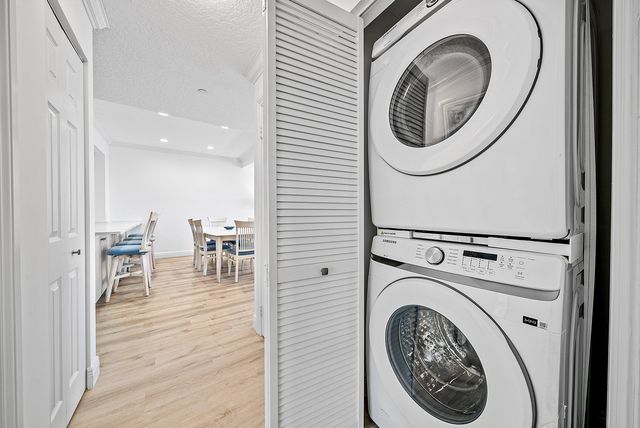 944 Oak Harbour Drive 944, Juno Beach, FL 33408