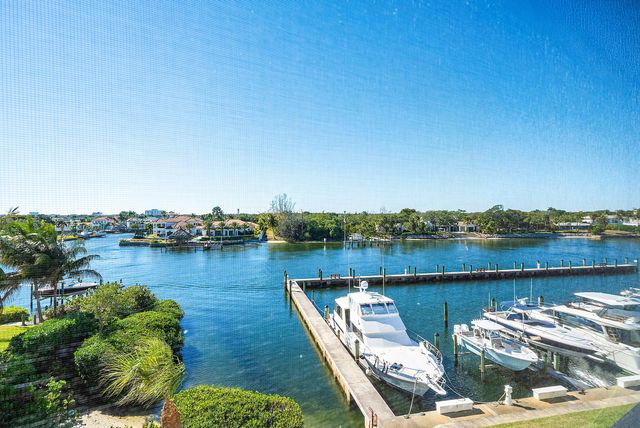 944 Oak Harbour Drive 944, Juno Beach, FL 33408