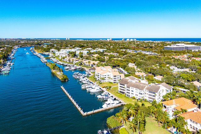 944 Oak Harbour Drive 944, Juno Beach, FL 33408