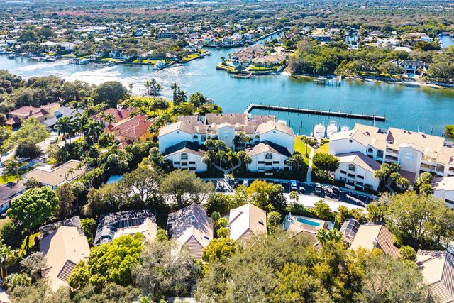 944 Oak Harbour Drive 944, Juno Beach, FL 33408