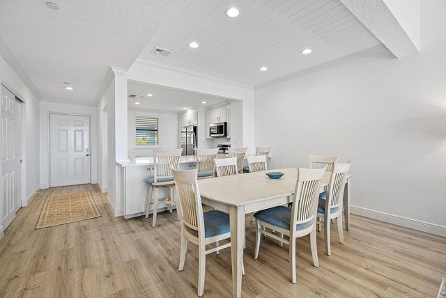 944 Oak Harbour Drive 944, Juno Beach, FL 33408