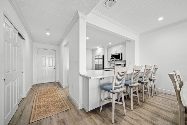 944 Oak Harbour Drive 944, Juno Beach, FL 33408