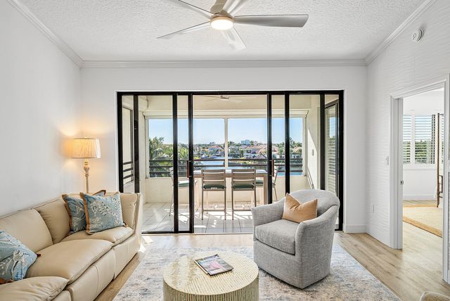 944 Oak Harbour Drive 944, Juno Beach, FL 33408