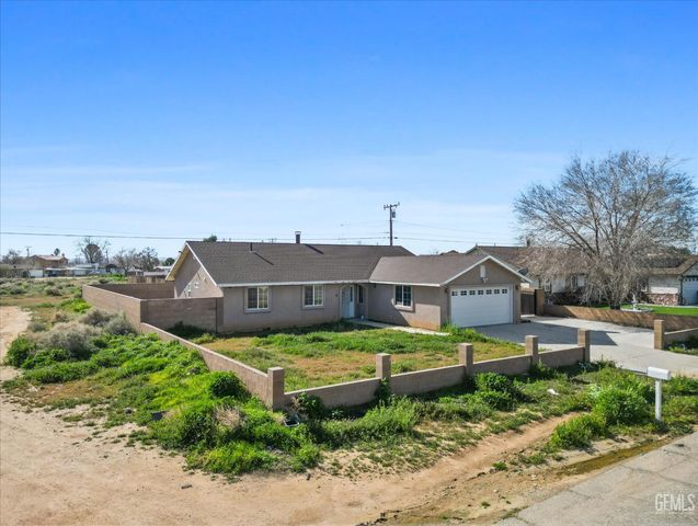 8572 Ironwood Avenue, California City, CA 93505