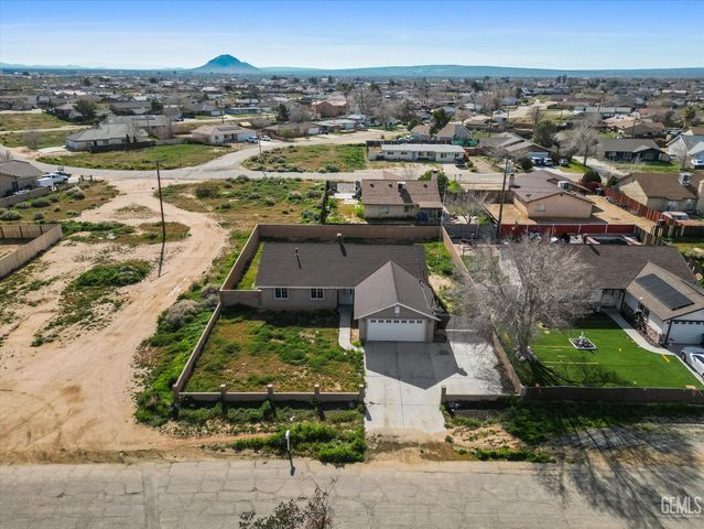 8572 Ironwood Avenue, California City, CA 93505