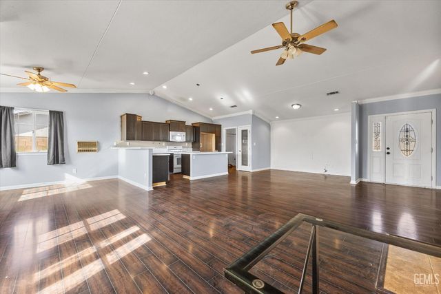 8572 Ironwood Avenue, California City, CA 93505