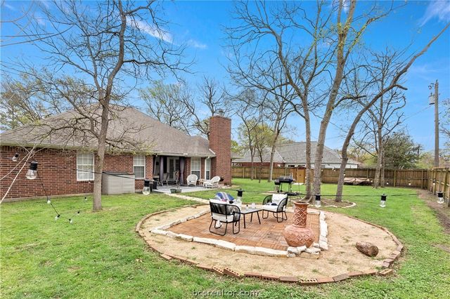 6402 Windwood Drive, College Station, TX 77845
