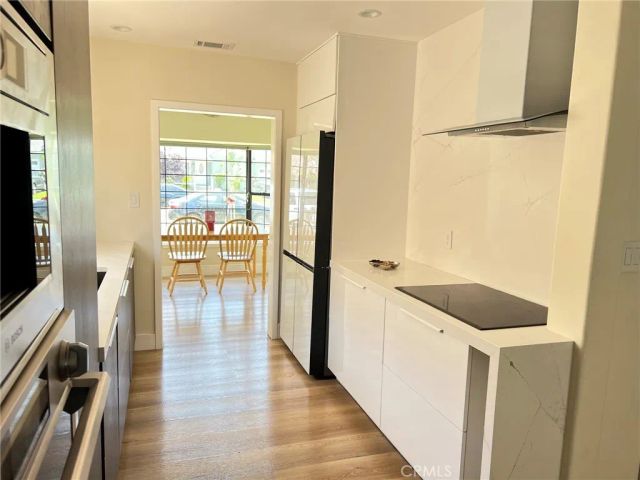 1432 N Catalina Street, Burbank, CA 91505