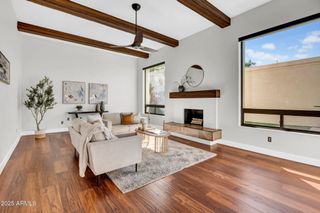 629 E MYRTLE Avenue, Phoenix, AZ 85020