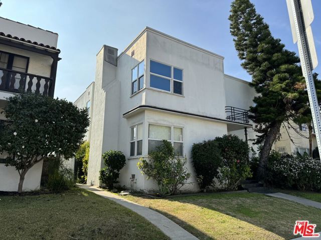 2722 W 43rd Place, Los Angeles, CA 90008