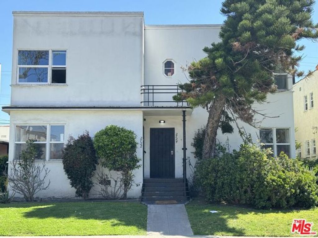 2722 W 43rd Place, Los Angeles, CA 90008