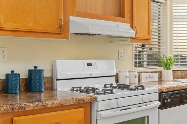 1600 E Vista Way 21, Vista, CA 92084