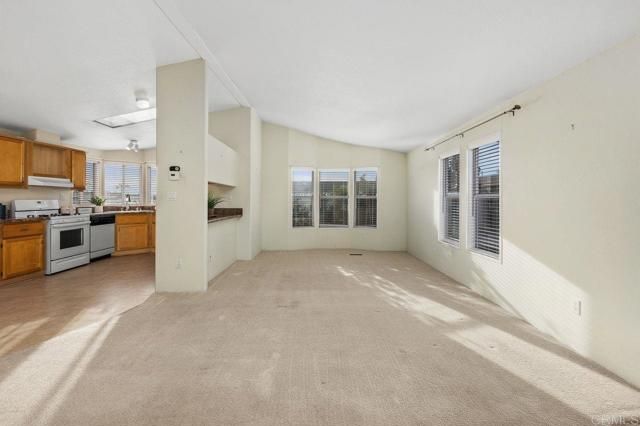 1600 E Vista Way 21, Vista, CA 92084