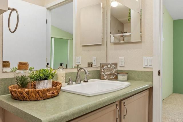 1600 E Vista Way 21, Vista, CA 92084