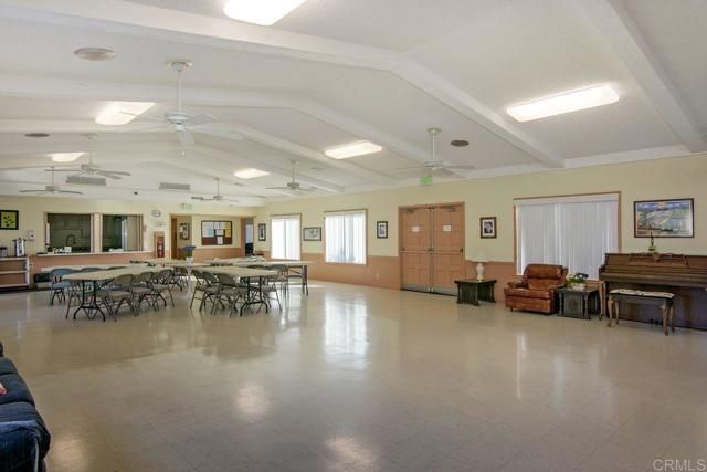 1600 E Vista Way 21, Vista, CA 92084