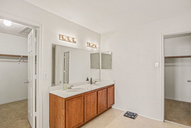 6220 Thoroughbred Trail, Denton, TX 76210