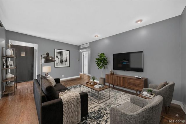 326 Walnut Avenue, Royal Oak, MI 48073