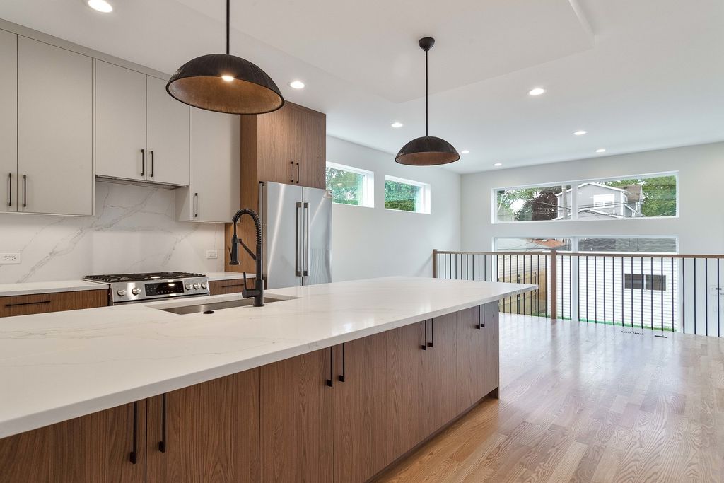 5000 W Argyle Street, Chicago, IL 60630 — photo 2