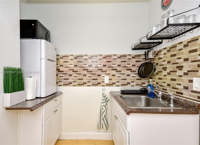8415 Harding Ave 19, Miami Beach, FL 33141