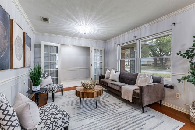 2223 Babalos Lane, Dallas, TX 75228