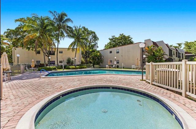 301 N Pine Island Road 265, Plantation, FL 33324