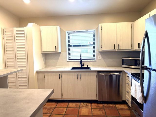 301 N Pine Island Road 265, Plantation, FL 33324