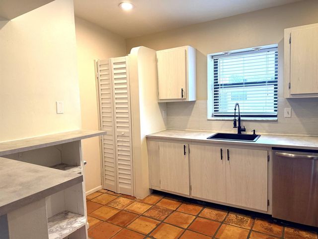 301 N Pine Island Road 265, Plantation, FL 33324
