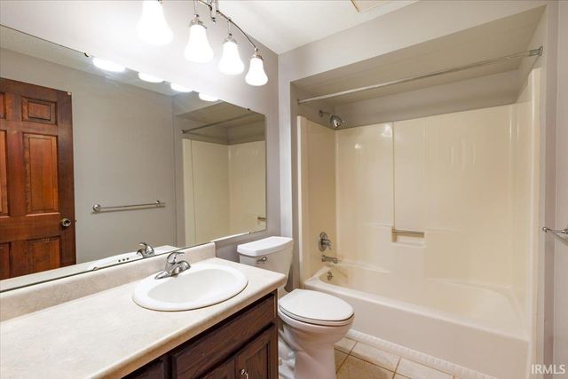 5728 Lancashire Court, Fort Wayne, IN 46825