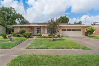 3321 Casa Rosa Dr, Corpus Christi, TX 78411