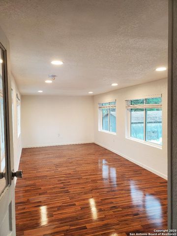 707 W Craig, San Antonio, TX 78212