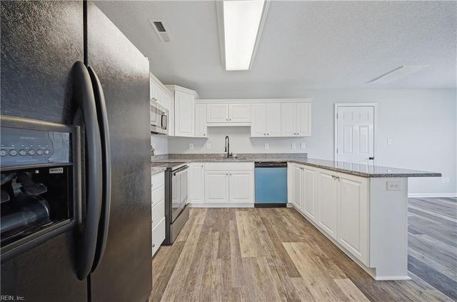3101 Strata CT, Suffolk, VA 23434