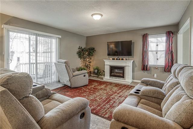 19704 E 14TH Terrace N, Independence, MO 64056