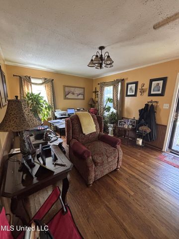 835 Catalpa Street, Clarksdale, MS 38614